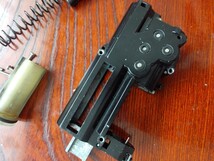 電動コンパクトマシンガン用　WELL MP7 メカボックス　ジャンク_画像1