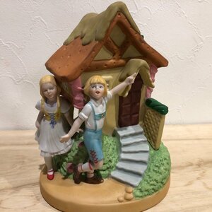 ヘンゼルとグレーテル お菓子の家 童話 The 12 fairy TaleHansel and Gretel 陶器 人形 フィギリン 焼物 陶器 置物 ビンテージ 骨董品 管1