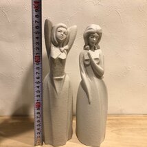 M.REQUENA　高さ約26ｃｍ　スペイン　バレンシア　陶器　２個セット　女性　置物　人形　インテリア　白磁　管理番号001_画像9