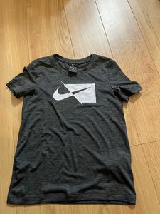 ナイキ　ドライフィット　シャツ　XS 半袖Tシャツ NIKE Tシャツ　ゲームシャツ　トレーニングシャツ