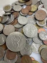 【6711】外国銭まとめ 約2kg アメリカ ヨーロッパ タイ など 硬貨 紙幣 古銭 アンティーク 中古品 現状品 長期保管品_画像9