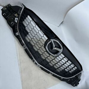 M12-3-4　　CX-5 前期　KE2AW KE5AW 等　フロントGrille CX5 KD45-50712 