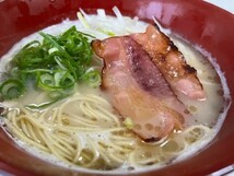 NEW 　九州とんこつラーメン　五木食品　　ねぎとごま油　香マイルドな豚骨スープ　おすすめ516　　　10_画像6