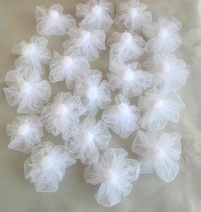 **handmade**飾りパーツ チュールのお花 20ヶ 白 ホワイト 衣装 大小さまざま約6～8cm リバーシブル