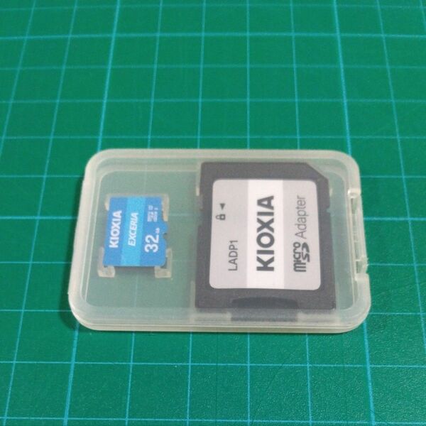 micro SDカード 32GB　アダプター・プラケース付　KIOXIA