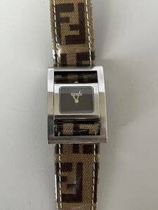 1 иен старт FENDI Fendi наручные часы кварц темно-коричневый циферблат квадратное вращение лицо Vintage 