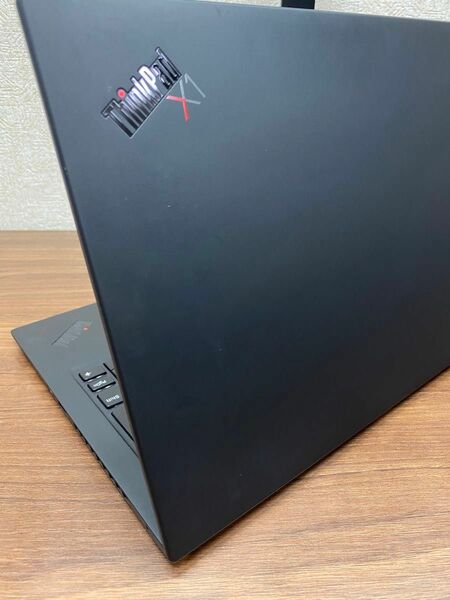 1.ThinkPad X1 Carbon Gen7th i5-10210