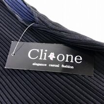 ■Clione《新品》花柄 ノースリーブ ひざ丈 プリーツワンピース M-L 黒白_画像5