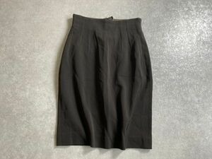  Italy made *ARMANI COLLEZIONI* finest quality * top class wool stretch * pen sill skirt * size 38* Armani 