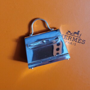 エルメス HERMES　ケリー　ペンダントトップ　ピルケース　ヴィンテージ　シルバー925