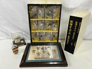 【現状品】阪神タイガース グッズ4点まとめ フィギュアコレクション 2003年優勝記念ピンバッチ イレコミ君 昭和のあゆみ【37463】