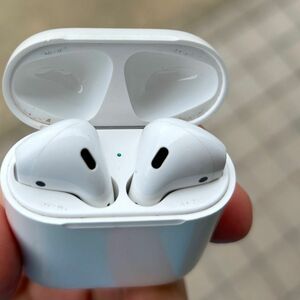 AirPods（第1世代） MMEF2J/A