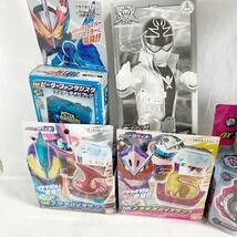 ▲ 【未使用】戦隊モノ　玩具　食玩　フィギュア　まとめ　仮面ライダー　ゲキレンジャー　ガンダム　ウルトラマン　【OTOS-716】_画像2