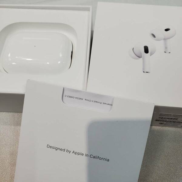 美品！Apple 純正 AirPods Pro 第2世代 MagSafe充電ケース USB-C MTJV3J/A 送料込 即決！！