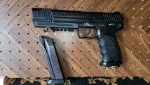 東京マルイ　HK45コンペンセイターカスタム　予備マガジン付き_画像1