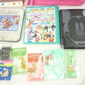 【同梱可】中古品 ディズニー ダッフィー 他 ピンバッジ コレクションブック スーベニアメダル 181枚 等 グッズセッの画像4