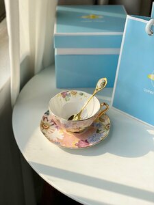 LINBERG ceramic セラミック　新品　ティーカップ　ソーサー　スプーン付き　セット　洋食器　お祝い　プレゼント　オレンジ