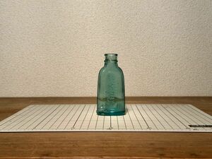  war front [ gold .. glass bottle ①] kinkan medicine bin antique Vintage old tool .. retro bin bubble en Boss u Ran glass glass bottle that time thing 