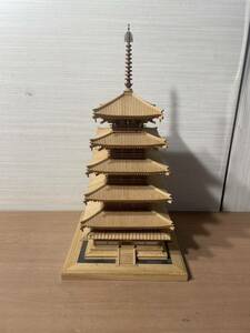 法隆寺 五重の塔 木製模型 完成品 世界遺産 高さ約46cm 台付 置物 オブジェ インテリア レトロ 骨董 アンティーク