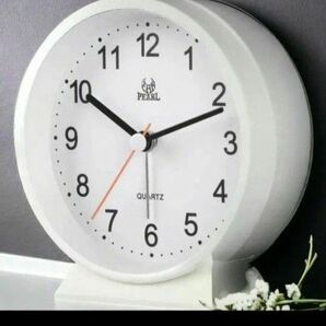 ホワイト　目覚まし時計　目覚まし機能　白　時計　置時計　可愛い時計　 アナログ　シンプル時計