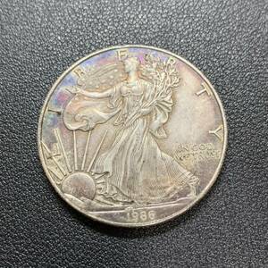 銀貨　古銭　アメリカ　1986年　歩く自由の女神　リバティ　イーグル　平和　権力　大型　コイン　硬貨　記念幣