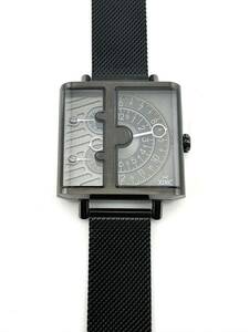 腕時計 xeric watch クォーツ アナログ ジャンプアワー　ミステリーダイヤル