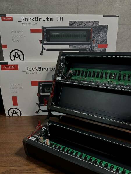 ARTURIA　RackBrute 6U +3U ユーロラック　モジュラーシンセ　ユーロラックケース　ノアールバージョン