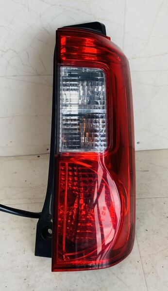 送料無料 H81W ekスポーツ テールライト R 右 運転席側 SAKAE RC1-007 三菱 20240607