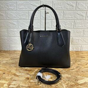 【美品】MICHAEL KORS マイケルコース 2way ハンドバッグ ショルダーバッグ ロゴ金具 ブラック チャーム付き