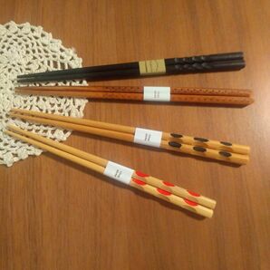 新品　4種類　木製　お洒落なお箸　おはし　chopsticks　４膳セットです。 夫婦箸　ベア箸