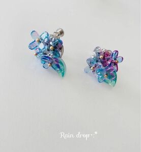 【No.52】ガラスビーズ　紫陽花のイヤリング　ブルー×パープルグラデーション