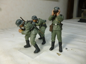  Tamiya 1|35 Germany country . army MG34 machine gun team B..3 body attaching final product 