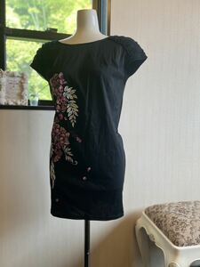 ヴィヴィアン タムvivienne tam 黒花柄刺繍チュニック ワンピース