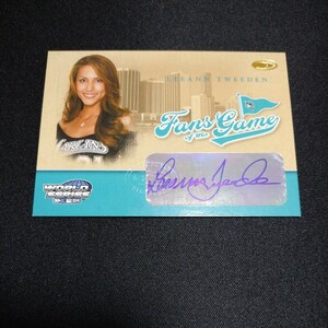 2004 Donruss World Series Leeann Tweeden Auto Fans of the game