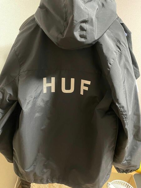 HUF マウンテンパーカー　Mサイズ