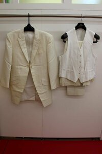  first come, first served! postage payment on delivery *2000 jpy uniformity sale * tuxedo * used *M729-1*YL*Verita/ eggshell white 