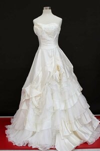  first come, first served! postage payment on delivery *5000 jpy uniformity sale #Q-309-25# used * wedding dress * eggshell white * size display none * little defect 