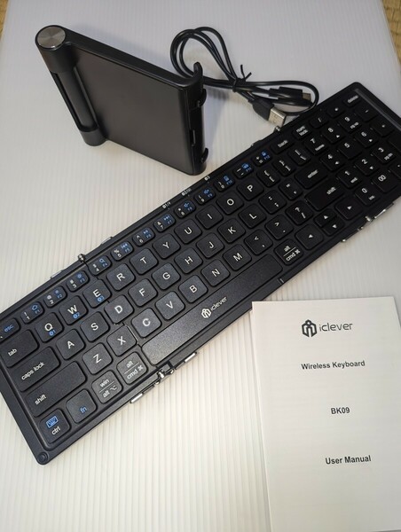 iClever Bluetooth ワイヤレス キーボード 折り畳み モバイルキーボードテンキー付きUS配列マルチペアリング Type-C充電 　ミニキーボード 