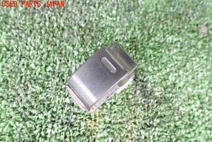 5UPJ-97946245]レジアスエース(ハイエース200系)(KDH201V)左前パワーウィンドウスイッチ 中古