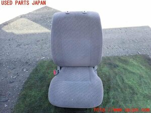 5UPJ-97957065]ハイエースバン200系(KDH201V)助手席シート 中古