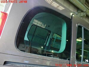 5UPJ-10211380]ルノー・カングー(KWH5F1)右クォーターガラス 43R-001108 中古