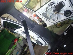 5UPJ-98297670]ジューク NISMO(NF15)左センターピラートリム 中古