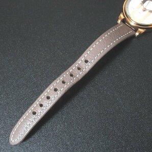 美品 MARC JACOBS マークジェイコブス クォーツ 3針式 レザーベルト レディースウォッチ 腕時計 MJ1581 ホワイト文字盤の画像6