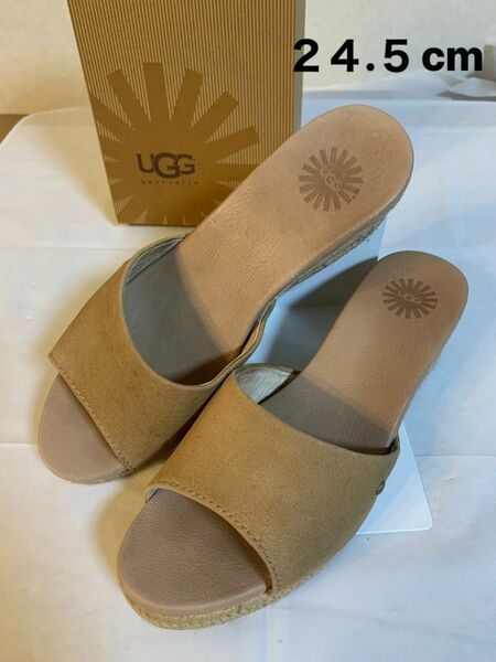 UGG サンダル　マンダレー US7.5 スエードレザー