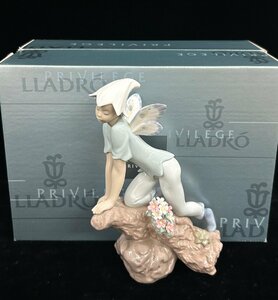 [ мир. прекрасный ] Lladro ... .. sama 7690 Prince Elf LLADRO интерьер украшение керамика популярный подарок коробка есть .. цветок подросток 
