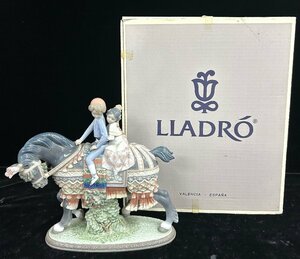 【和の美】 リヤドロ　人形　01489　サン・ホセのお祭　LLADRO　インテリア　置物　陶磁器　人気　オブジェ　贈り物　少女　少年　箱有り
