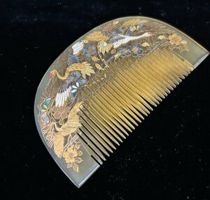 [ peace. beautiful ] tortoise shell . lacqering mother-of-pearl equipment ornament kimono small articles Gold gold crane gold paint antique goods antique collection Japanese clothes comb 