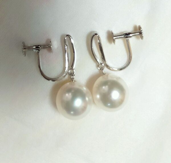 未使用品 オーロラ花珠 アコヤ真珠 パールイヤリング K14 オーロラ花珠ソーティング 大珠 8.8mm 素敵!