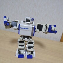 タカラトミー i-SOBOT アイソボット ロボット 通電しました　詳細未確認ジャンク扱い_画像1