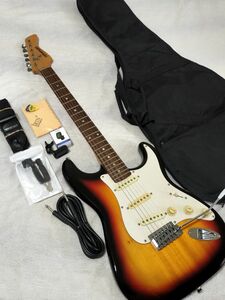 フェルナンデス ストラトキャスター エレキギター オマケ多数 ケース付き エレキギター Stratocaster